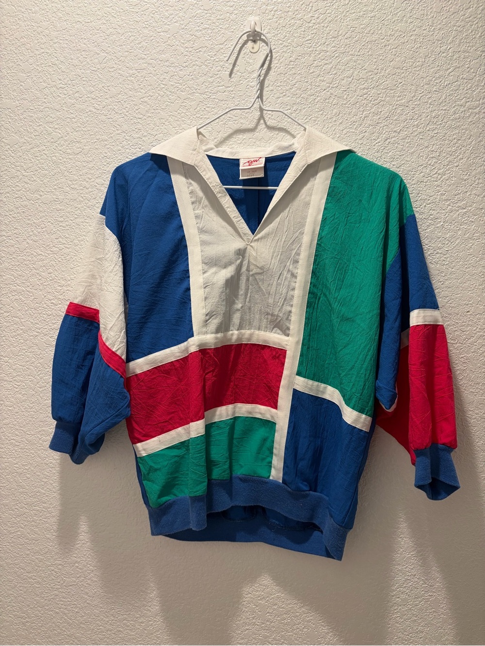 Colorblock V-Neck Pullover Top in Blue, Green, Red & White